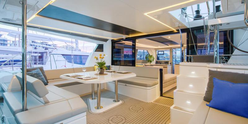 Book yachts online - catamaran - Moorings 5000-5 - Moorings 5000-5 (2022) - rent
