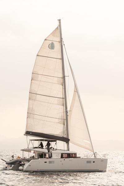 Book yachts online - catamaran - Lagoon 450  Flybridge - Myrto | A/C, Gen, Watermaker, 12 pax - rent