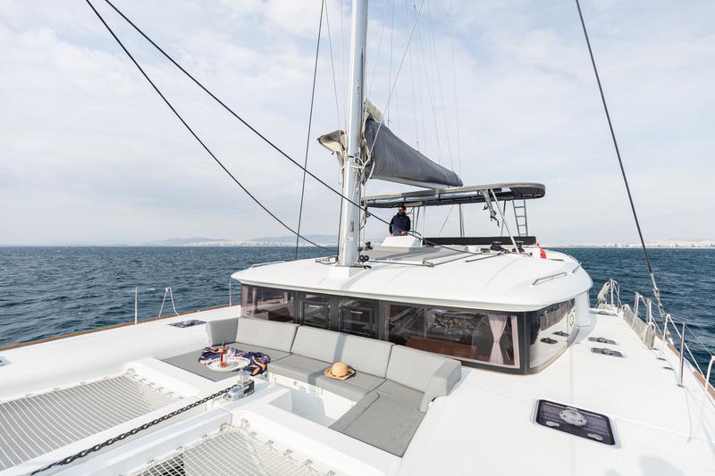 Book yachts online - catamaran - Lagoon 450  Flybridge - Myrto | A/C, Gen, Watermaker, 12 pax - rent