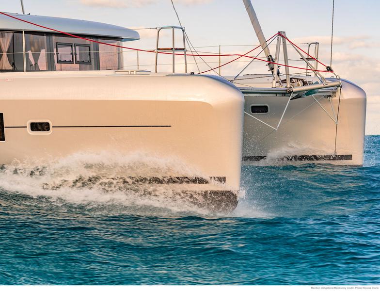 Book yachts online - catamaran - Lagoon 42 - Utopia | A/C, Gen, Watermaker, 12 pax - rent