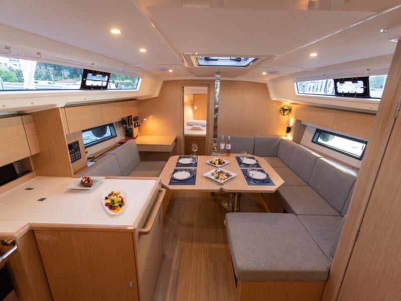 Book yachts online - sailboat - Bavaria C42 - Karpouzi | A/C, Bow Thruster, Full teak deck - rent