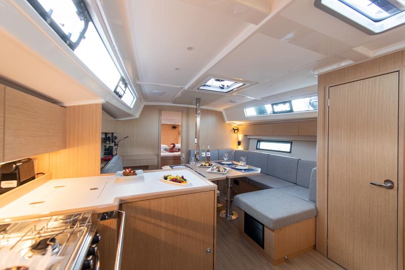 Book yachts online - sailboat - Bavaria C42 - Karpouzi | A/C, Bow Thruster, Full teak deck - rent