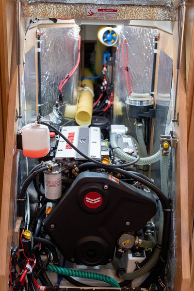 Book yachts online - sailboat - Bavaria C42 - Karpouzi | A/C, Bow Thruster, Full teak deck - rent