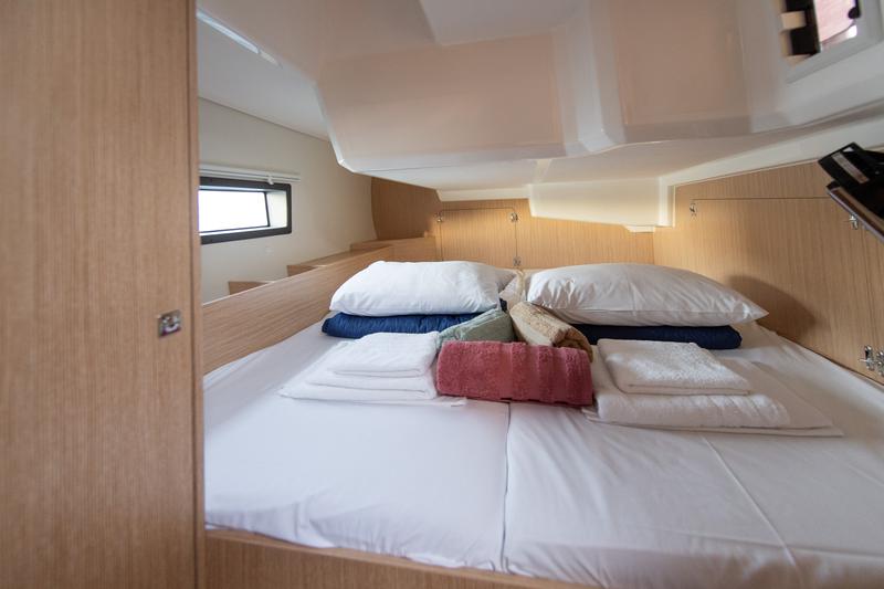 Book yachts online - sailboat - Bavaria C42 - Karpouzi | A/C, Bow Thruster, Full teak deck - rent