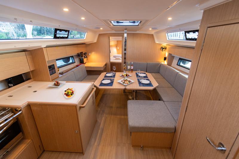 Book yachts online - sailboat - Bavaria C42 - Karpouzi | A/C, Bow Thruster, Full teak deck - rent