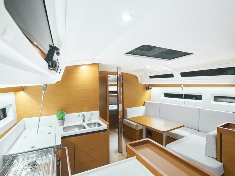 Book yachts online - sailboat - Sun Odyssey 440 - Nymeria | Water-maker, Solar Panel, Teak Cockpit - rent