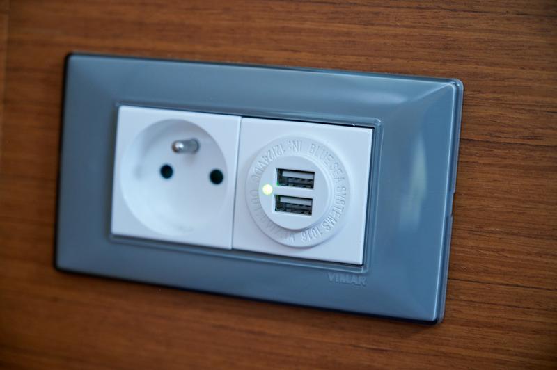 Book yachts online - sailboat - Sun Odyssey 440 - Nymeria | Water-maker, Solar Panel, Teak Cockpit - rent