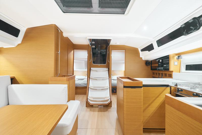 Book yachts online - sailboat - Sun Odyssey 440 - Nymeria | Water-maker, Solar Panel, Teak Cockpit - rent