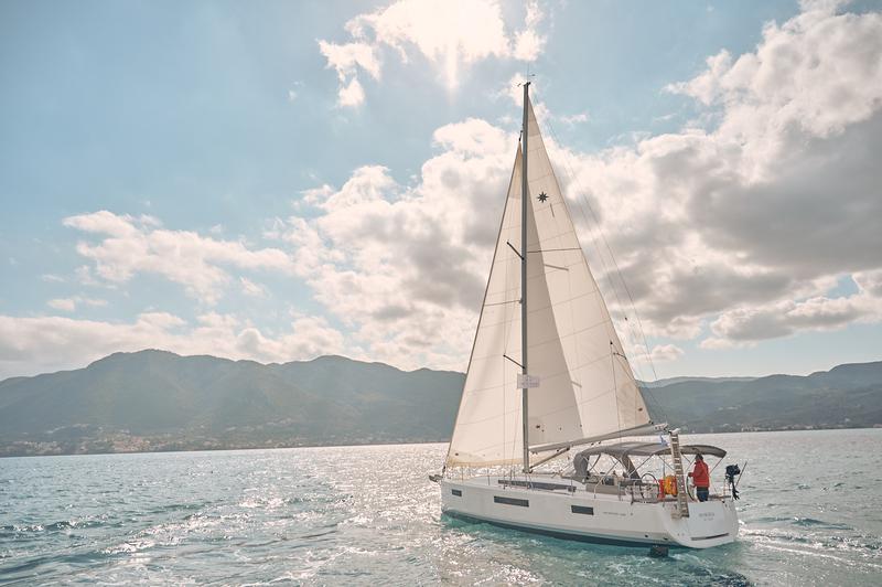 Book yachts online - sailboat - Sun Odyssey 440 - Nymeria | Water-maker, Solar Panel, Teak Cockpit - rent