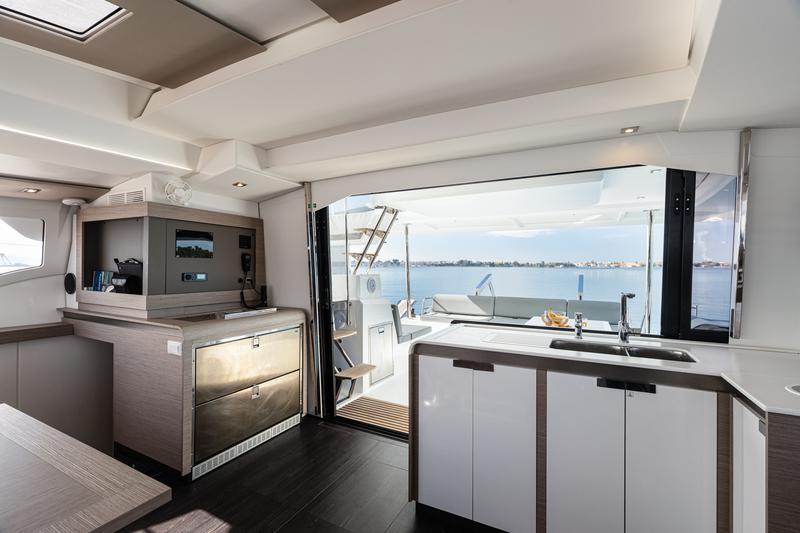 Book yachts online - catamaran - Elba 45 - Vienna Pearl | A/C, Gen, Water-maker, 12 pax - rent