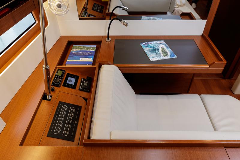 Book yachts online - sailboat - Oceanis 51.1 - Viennastar | A/C, Gen, Water maker, 12 pax - rent