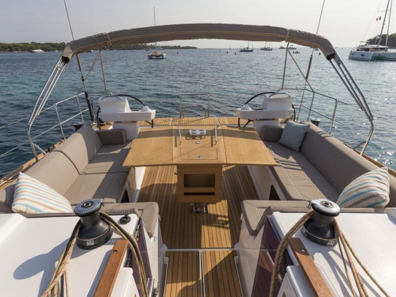 Book yachts online - sailboat - Dufour 520 Grand Large - Anima - rent