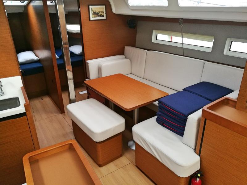 Book yachts online - sailboat - Sun Odyssey 440 - Sandy - rent