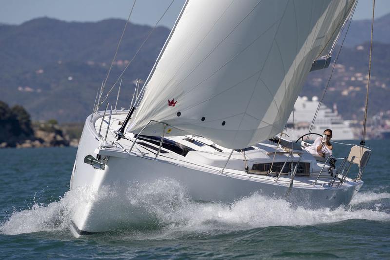 Book yachts online - sailboat - Dufour 430 - Triumph - rent