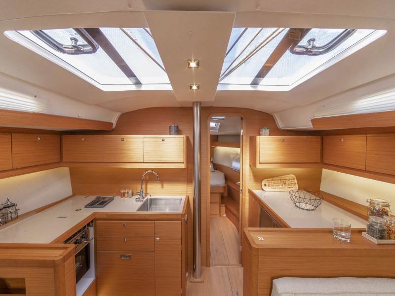 Book yachts online - sailboat - Dufour 430 - Triumph - rent