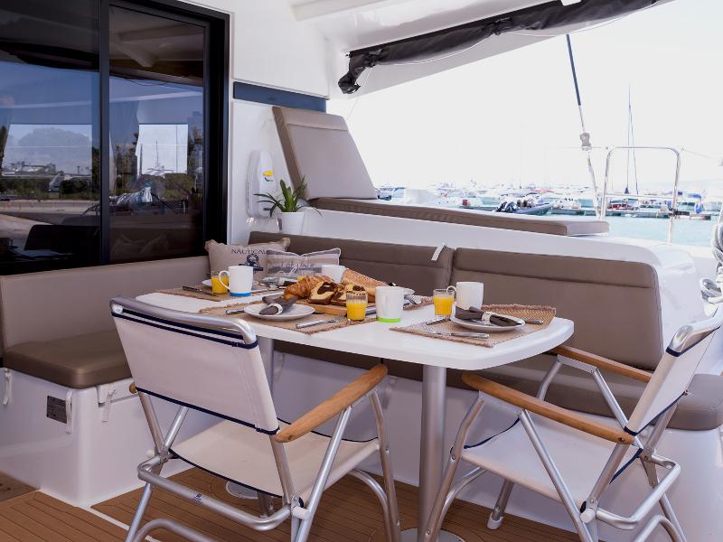 Book yachts online - catamaran - Lagoon 42 - San Giorgio - rent