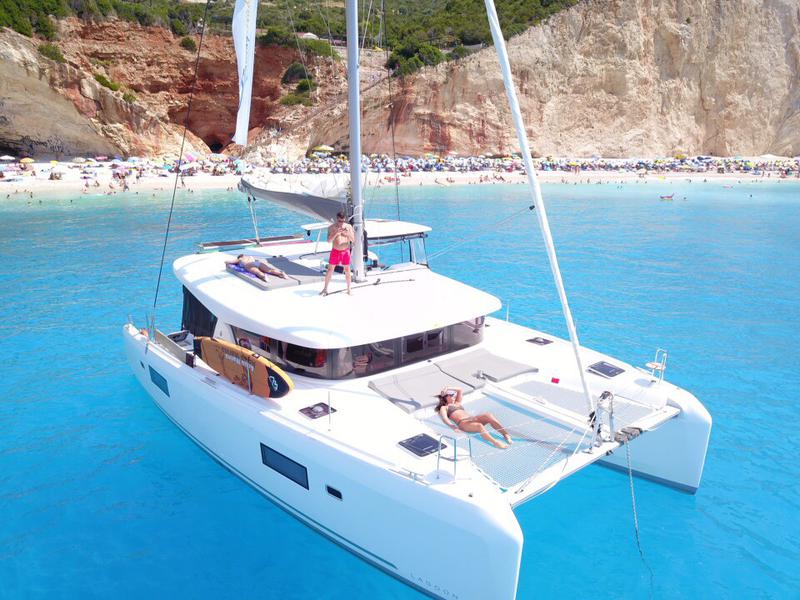 Book yachts online - catamaran - Lagoon 42 - No Name - rent