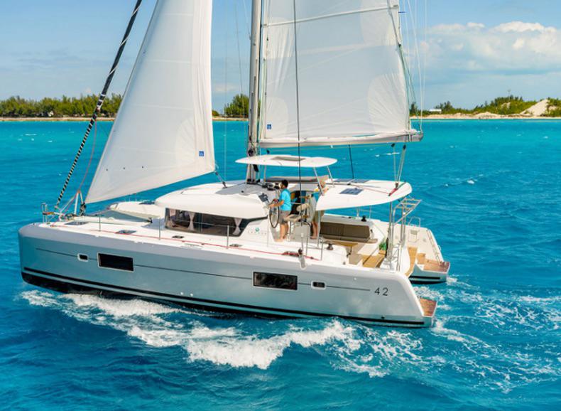 Book yachts online - catamaran - Lagoon 42 - No Name - rent
