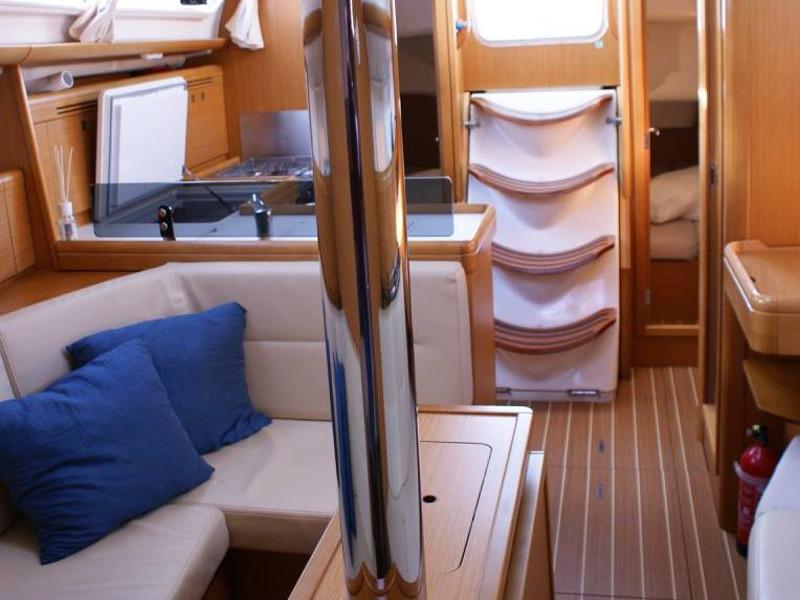 Book yachts online - sailboat - Sun Odyssey 36i - Frivola - rent