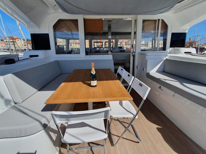 Book yachts online - catamaran - Excess 12 - Brigante - rent