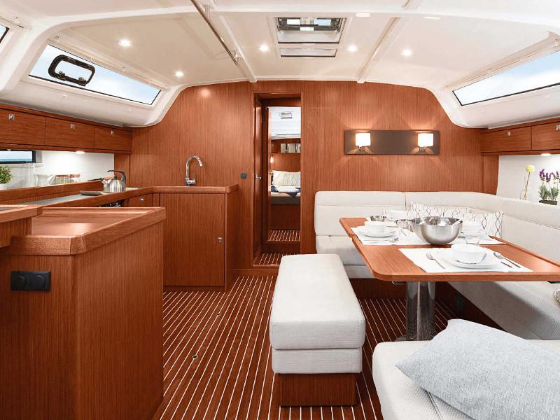 Book yachts online - sailboat - Bavaria Cruiser 51 - B51-18-L - rent