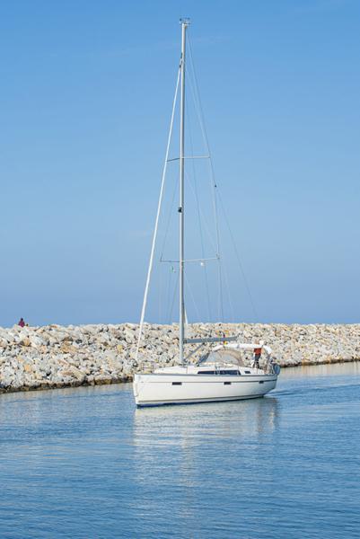 Book yachts online - sailboat - Bavaria Cruiser 41 - Libeccio - rent