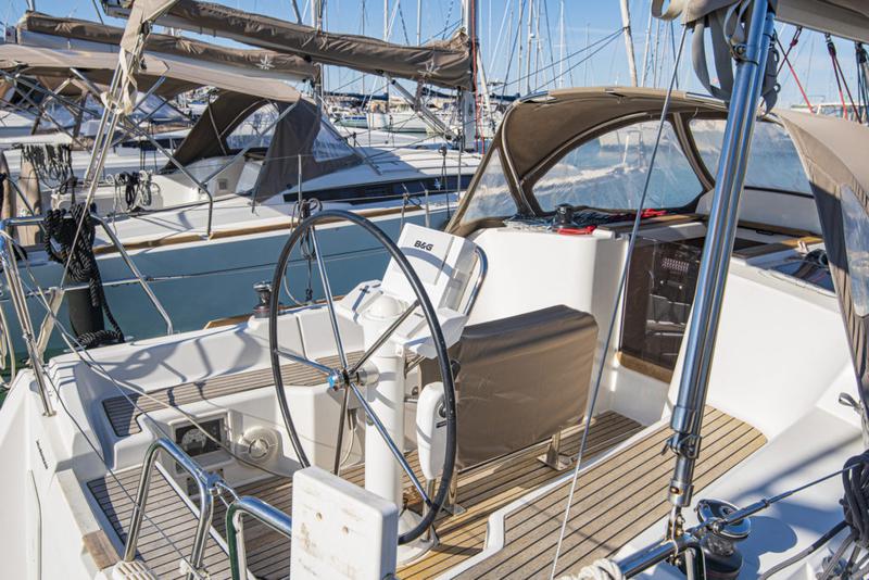 Book yachts online - sailboat - Sun Odyssey 33i - Ribellina - rent