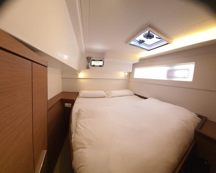 Book yachts online - catamaran - Lagoon 40 - Guantanamera - rent