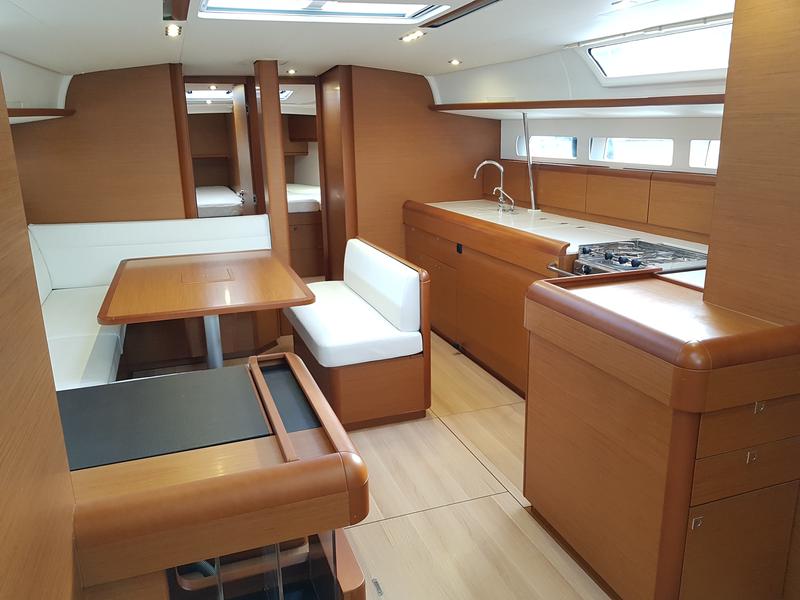 Book yachts online - sailboat - Sun Odyssey 519 -  5 cabs - FIESTA - rent