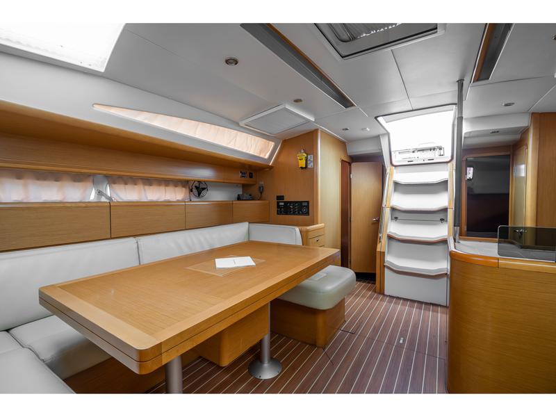 Book yachts online - sailboat - Jeanneau 53 (6 cab) - REGINA V - rent