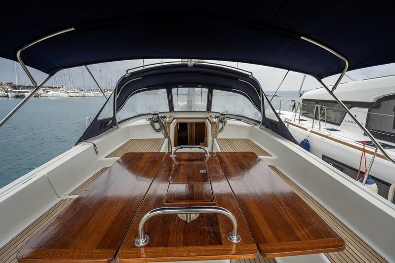 Book yachts online - sailboat - Jeanneau 53 (6 cab) - REGINA V - rent