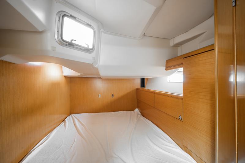 Book yachts online - sailboat - Jeanneau 53 (6 cab) - REGINA V - rent
