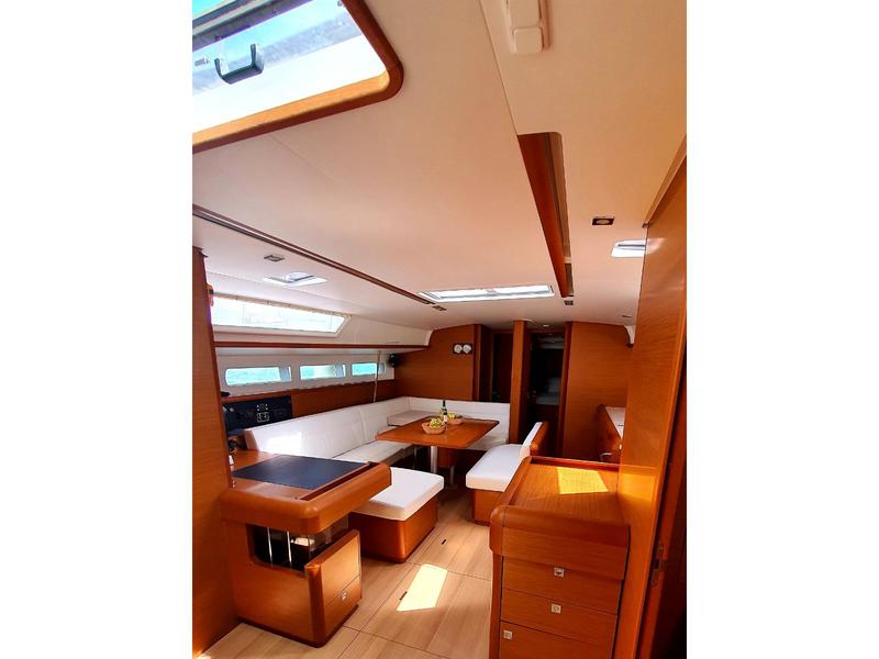 Book yachts online - sailboat - Sun Odyssey 519 -  5 cabs - UNIQUE I - rent