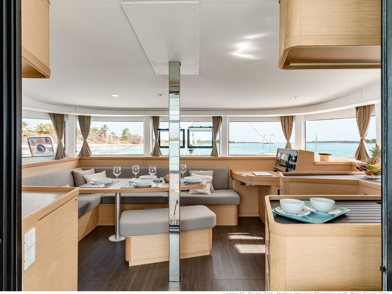 Book yachts online - catamaran - Lagoon 42 (4 Dbl / 2 singles 12) - 67502 - rent