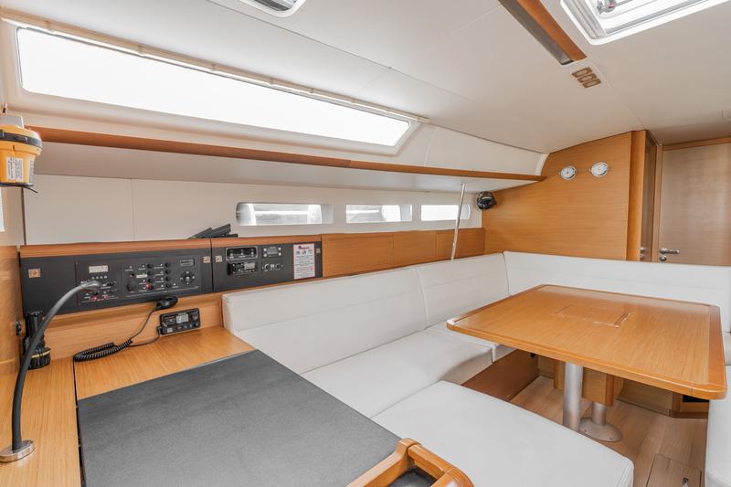 Book yachts online - sailboat - Sun Odyssey 519 -  5 cabs - PERRO BLANCO - rent