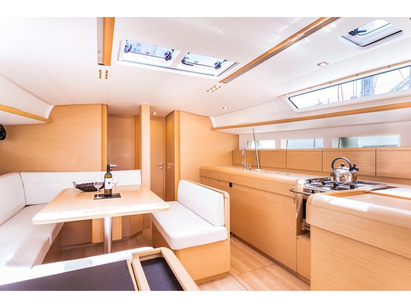 Book yachts online - sailboat - Jeanneau 54 - WISE JOHN - rent