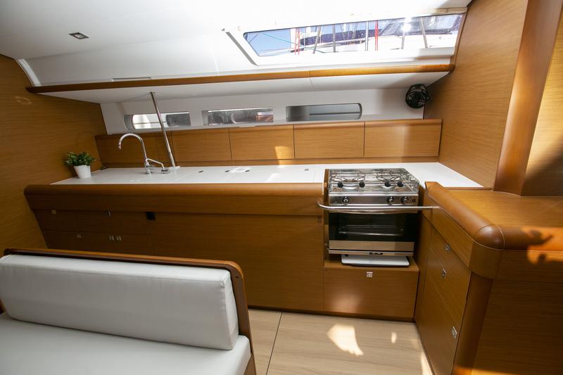 Book yachts online - sailboat - Sun Odyssey 519 -  5 cabs - KALLIROI - rent