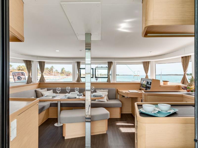 Book yachts online - catamaran - Lagoon 42 (4 Dbl / 2 singles 12) - 65341 - rent