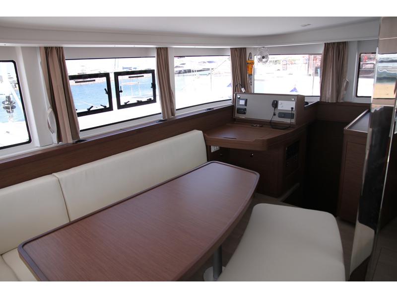 Book yachts online - catamaran - Lagoon 42 (4 Dbl / 2 singles 12) - GEORGE A - rent