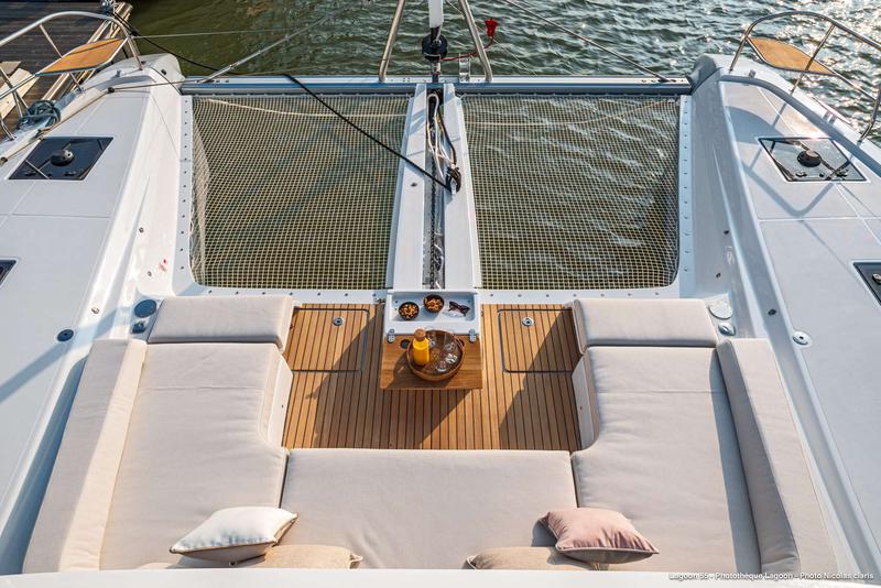 Book yachts online - catamaran - Lagoon 55 - VALIUM 55 - rent