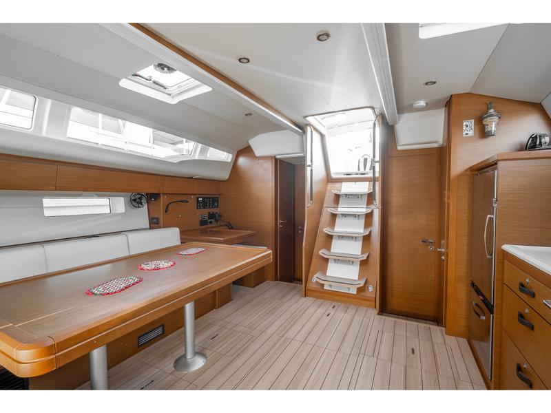 Book yachts online - sailboat - Jeanneau 54 - OUR LADY - rent
