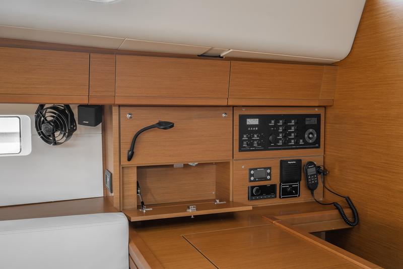 Book yachts online - sailboat - Jeanneau 54 - OUR LADY - rent