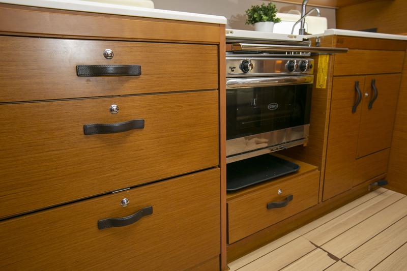 Book yachts online - sailboat - Jeanneau 54 - AMAZING ELLI - rent