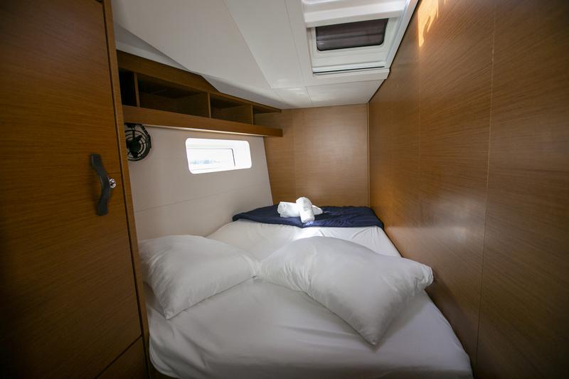 Book yachts online - sailboat - Jeanneau 54 - AMAZING ELLI - rent