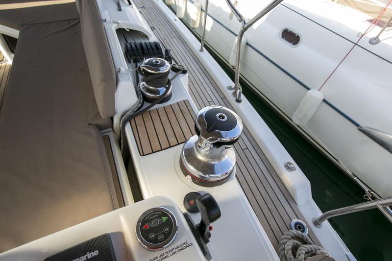 Book yachts online - sailboat - Jeanneau 54 - AMAZING ELLI - rent