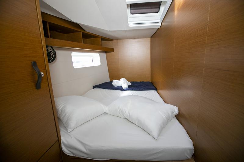 Book yachts online - sailboat - Jeanneau 54 - AMAZING ELLI - rent