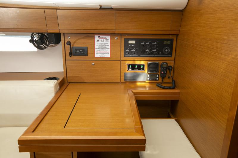 Book yachts online - sailboat - Jeanneau 54 - AMAZING ELLI - rent