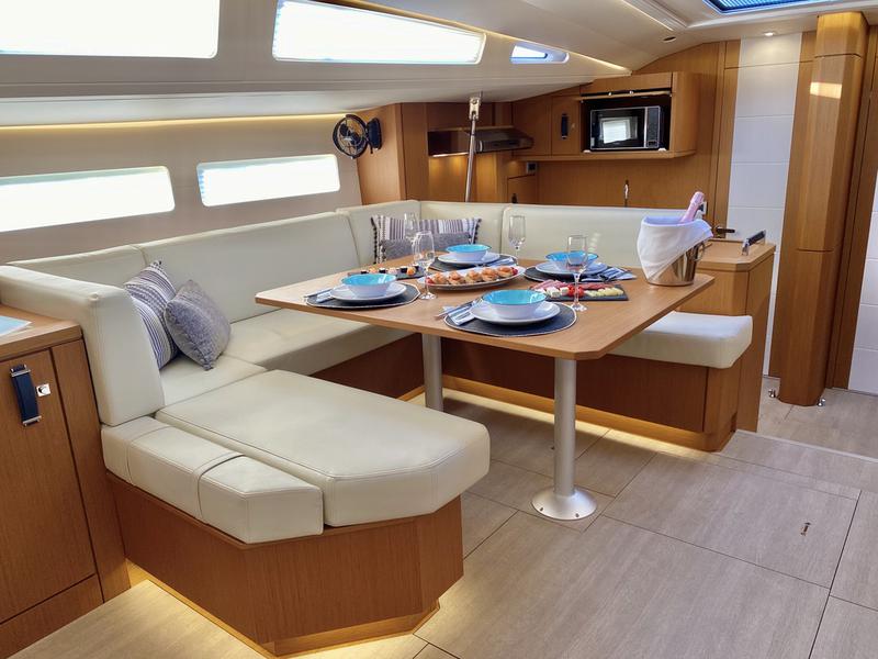 Book yachts online - sailboat - Jeanneau 60 - EUPHORIA - rent