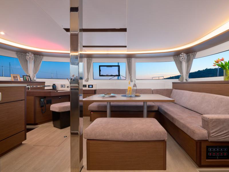 Book yachts online - catamaran - Lagoon 46 NEW - Luna - rent