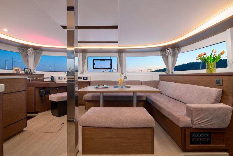 Book yachts online - catamaran - Lagoon 46 NEW - Luna - rent